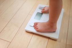 子供の「食べ過ぎ」どう判断？　体重の目安＆原因＆改善・予防法