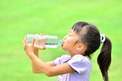 子供の脱水症の見分け方＆予防法　「皮膚」と「おしっこ」が重要