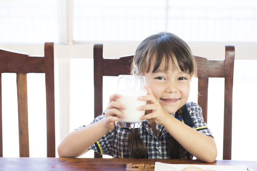 牛乳の飲み過ぎが原因…!?子どもの「牛乳貧血」に注意 | 子供とお出かけ ...