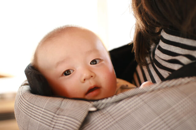 おんぶは赤ちゃんの脳と視覚に好影響 3大メリット 注意点も 子供とお出かけ情報 いこーよ