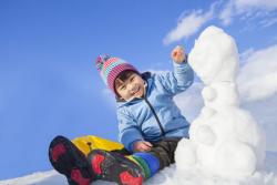 雪だるまや雪遊び、冬に親子で読みたい絵本【季節の絵本連載】