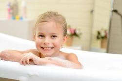 「子どもだけでお風呂」は何歳から？　安全対策・注意点も紹介！