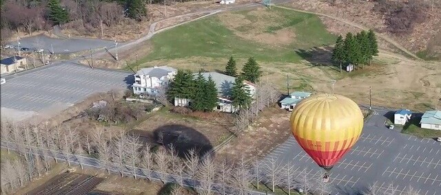 関西初「気球に乗れる」新スポット！　幼児OK＆芝で遊ぶエリアも