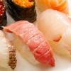 刺身・寿司・魚卵は何歳から食べてOK？　食中毒やアレルギーも！