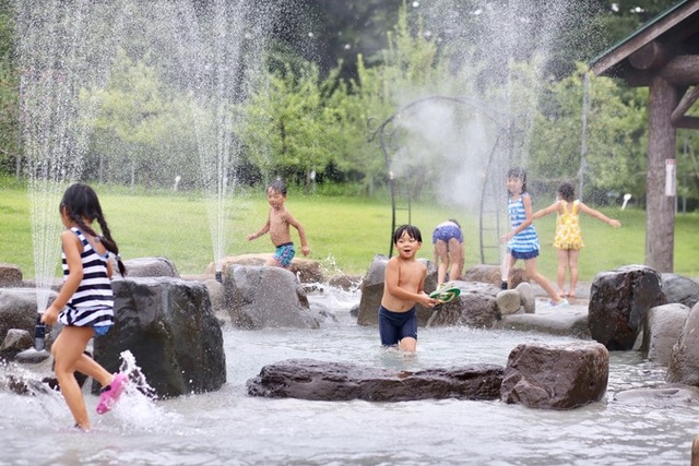 夏は水遊び！関東のおすすめじゃぶじゃぶ池・噴水広場15選