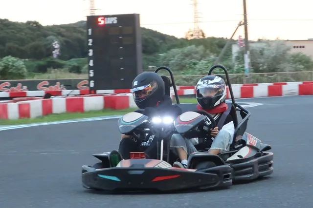 2人なら安心｢仲良く2人乗りカート｣でドライブ！』 ハーバーサーキット 