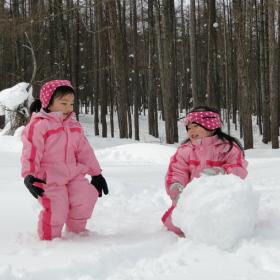 初めての雪遊び・家族で楽しむ冬の旅行プラン・ちびっ子安心雪遊び初体験