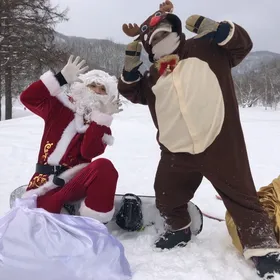クリスマスイベント「サンタがスキーでやってくる！」