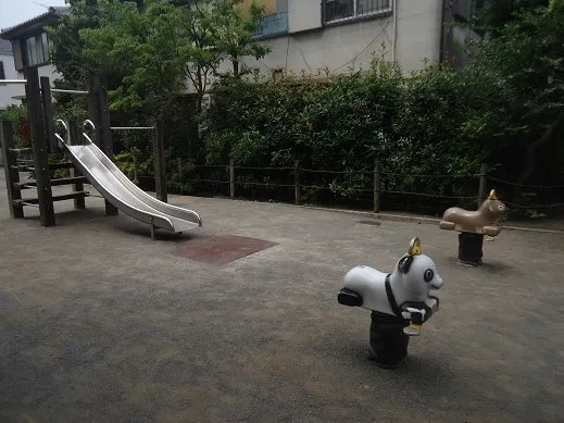 【施設写真】 提供：「恐るべき児童公園」（http://waradutoya.blog.so-net.ne.jp）