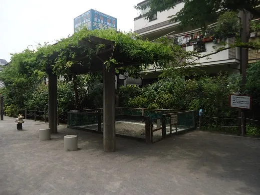 【施設写真】 提供：「恐るべき児童公園」（http://waradutoya.blog.so-net.ne.jp）