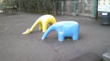 【施設写真】 提供：「恐るべき児童公園」（http://waradutoya.blog.so-net.ne.jp）