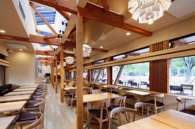 上野の森PARK SIDE CAFE(上野の森パークサイドカフェ)
