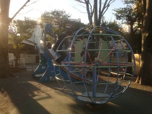 【施設写真】 提供：「恐るべき児童公園」（http://waradutoya.blog.so-net.ne.jp）