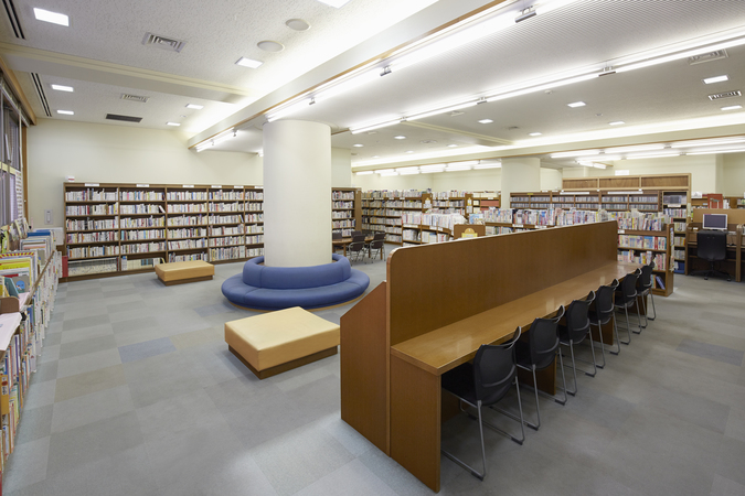 神田まちかど図書館の自習室
