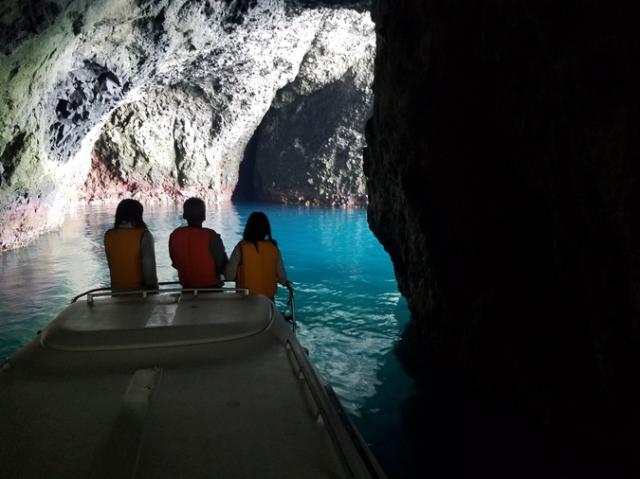 青の洞窟アドベンチャーボートクルーズ カネヒデマリン