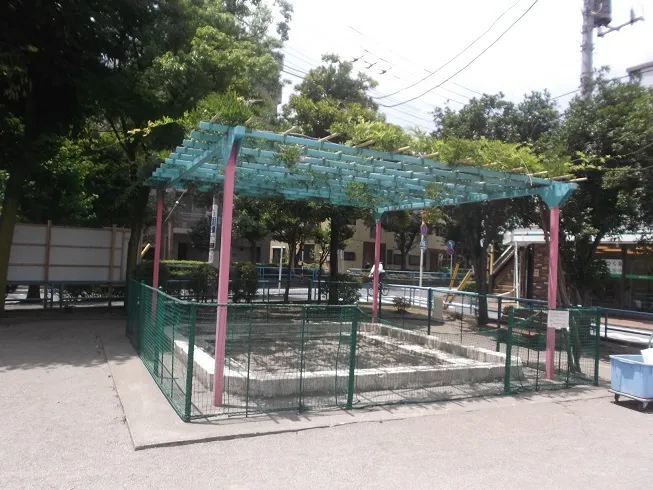【施設写真】 提供：「恐るべき児童公園」（https://waradutoya.blog.so-net.ne.jp）