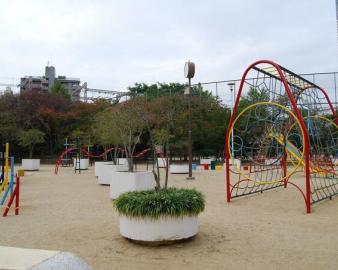 市岡元町公園