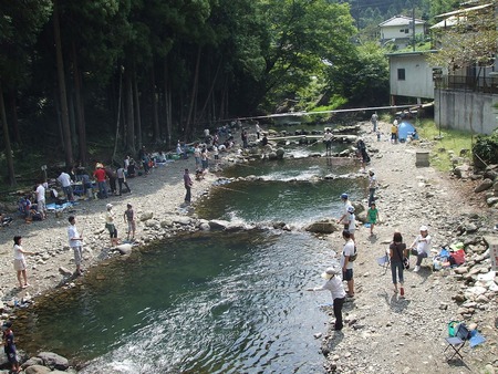 秋川国際マス釣り場