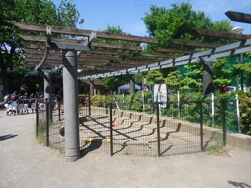【施設写真】 提供：「恐るべき児童公園」（http://waradutoya.blog.so-net.ne.jp）