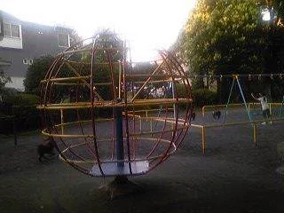 【施設写真】 提供：「恐るべき児童公園」（http://waradutoya.blog.so-net.ne.jp）