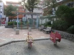 【施設写真】 提供：「恐るべき児童公園」（http://waradutoya.blog.so-net.ne.jp）