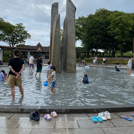 じゃぶじゃぶ池の周りは日陰無し！
