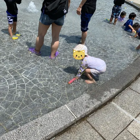 じゃぶじゃぶ池の周りは日陰無し！