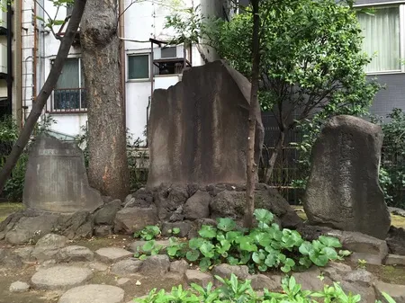 【ユーザ投稿】 小伝馬町4番出口の裏側、寺院の前に...