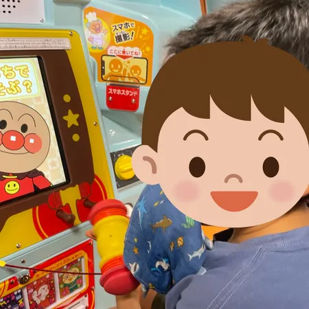 アンパンマンのゲームを楽しんでました。