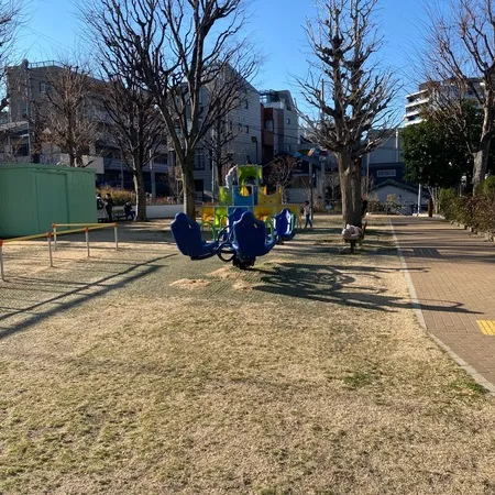 【ユーザ投稿】 ベビーカーはグルッと回ると階段がな...