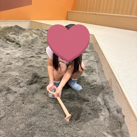 室内で砂遊びができます。