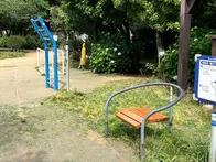自然教育園や庭園美術館に隣接する白...