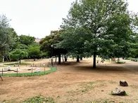 自然教育園や庭園美術館に隣接する白...