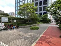目黒川沿いにある、とてもコンパクト...