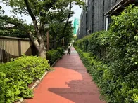 目黒川沿いにある、とてもコンパクト...