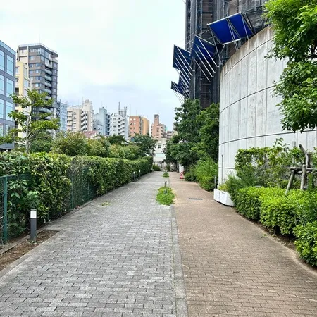 目黒川沿いにある、とてもコンパクト...