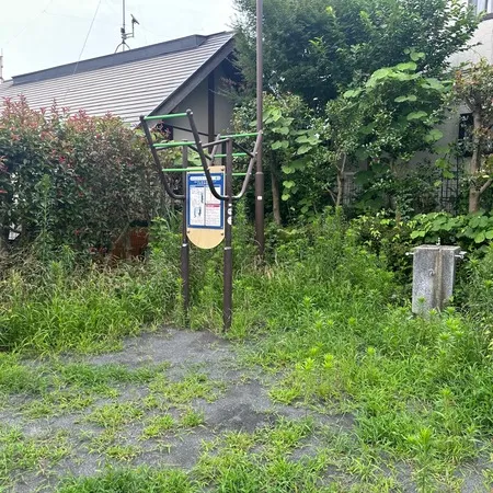 住宅街の行き止まりにある公園なので...