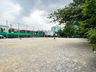 目黒区民センターの隣、目黒川沿いに...
