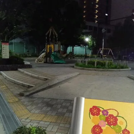 遊具は数えるほどで、ちょっとした休...