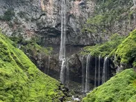 平日でも修学旅行生で大混雑！中禅寺...