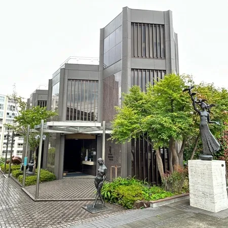 長泉院に附属する現代彫刻美術館で、...
