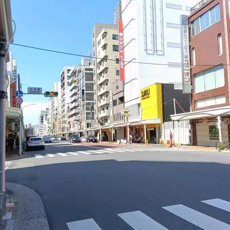 調理器具の販売店が多いストリート。...