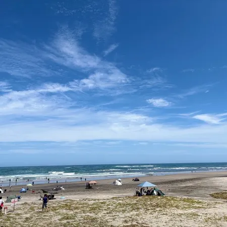 久しぶりの海。波が高めの日だったの...