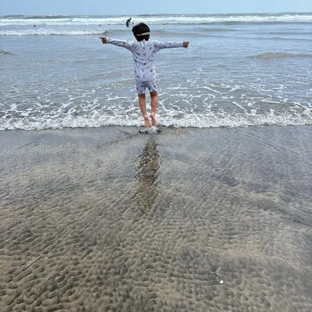 久しぶりの海。波が高めの日だったの...