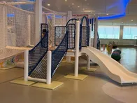 無料でこんなに広く遊具もたくさんあ...