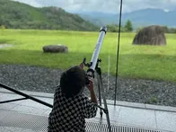 小川の奥にある記念館。夏休みなどに...