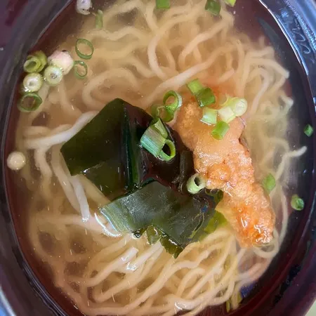 いくつかの食べ物は美味しいですが、...