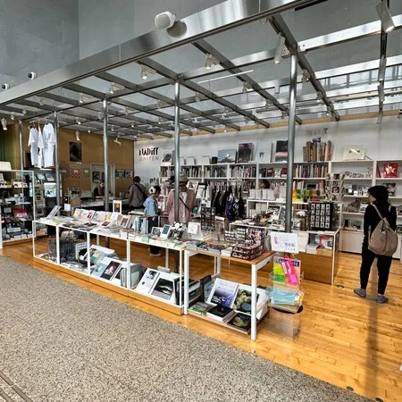 東京都写真美術館の1階にあるホール。