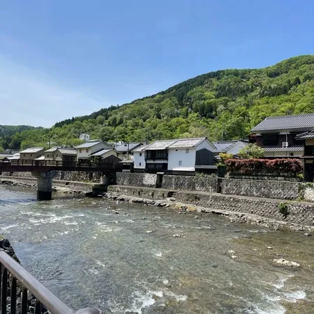 近くの平福の宿場町の街並みを散策で...