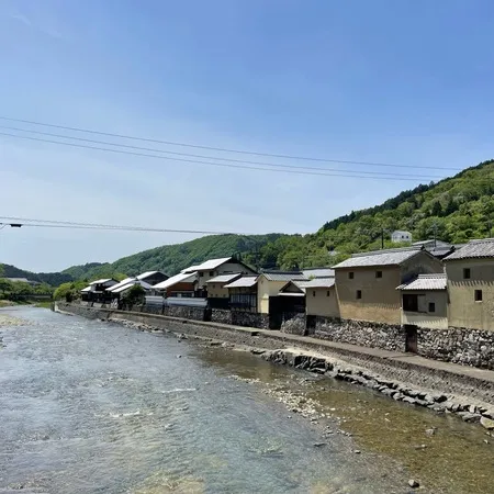 近くの平福の宿場町の街並みを散策で...
